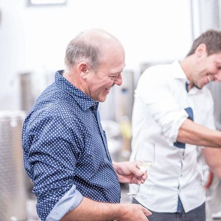 ホテル Weingut Kernwein Seinsheim エクステリア 写真